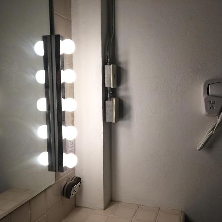 42 Guest House Бангкок Экстерьер фото