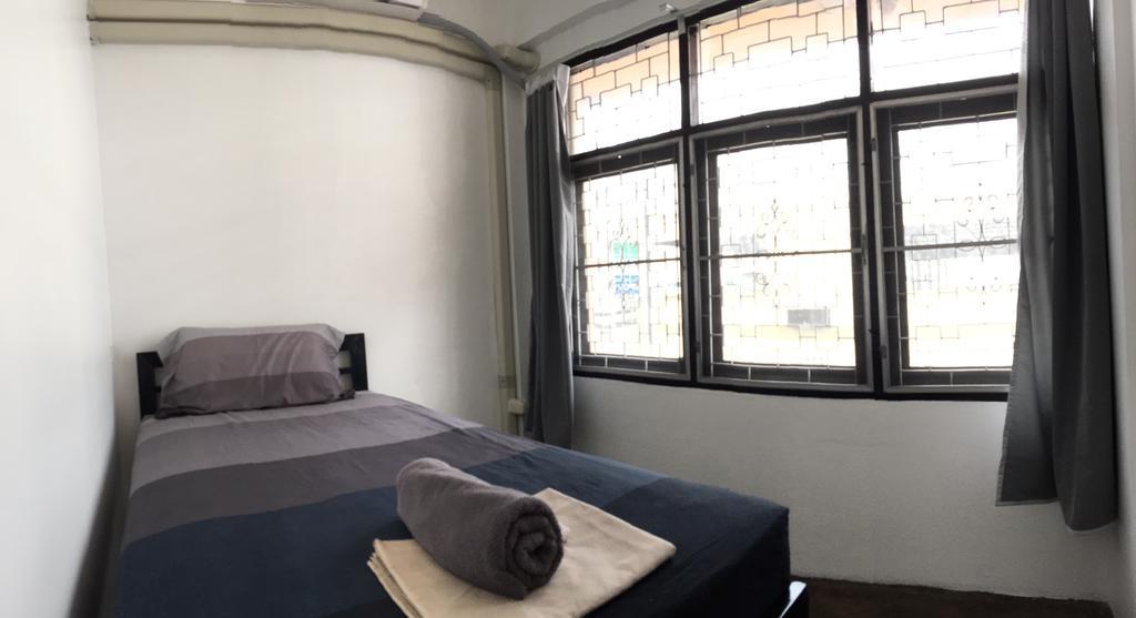 42 Guest House Бангкок Экстерьер фото
