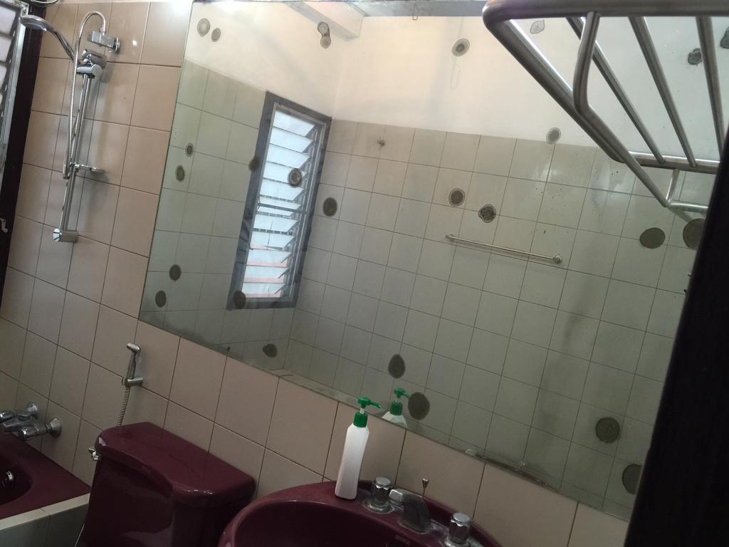 42 Guest House Бангкок Экстерьер фото