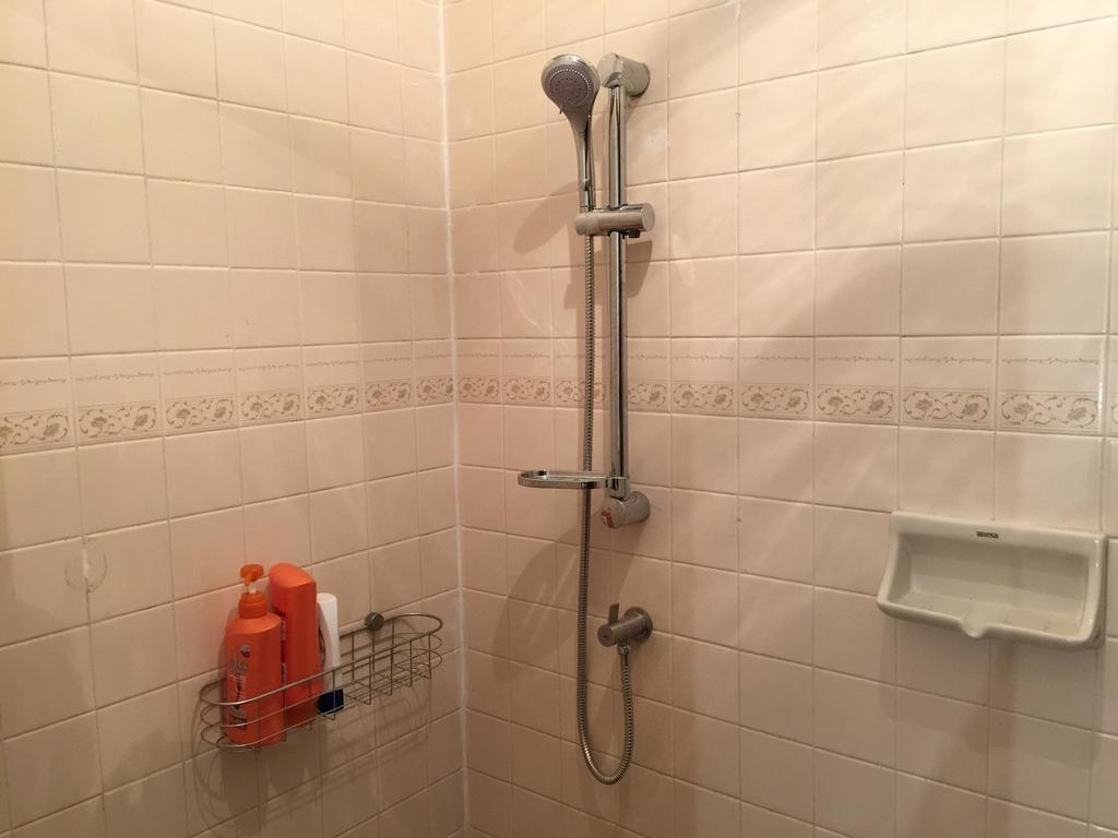 42 Guest House Бангкок Экстерьер фото